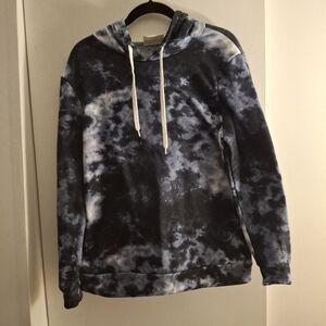 Bobbie Brooks Women's Navy and White Tie-Dye Hoodie